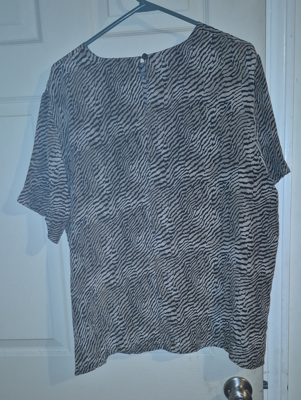 Anna And Frank Black and White Zebra-Print Short Sleeve Blouse